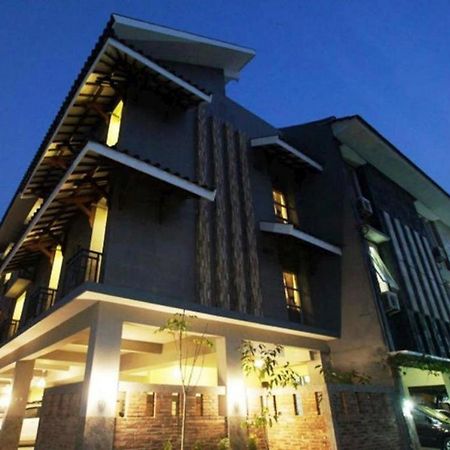 Oasis Studio - Satu Kejayan Exterior photo