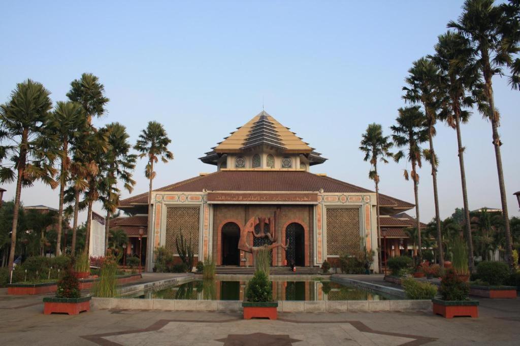 Oasis Studio - Satu Kejayan Exterior photo