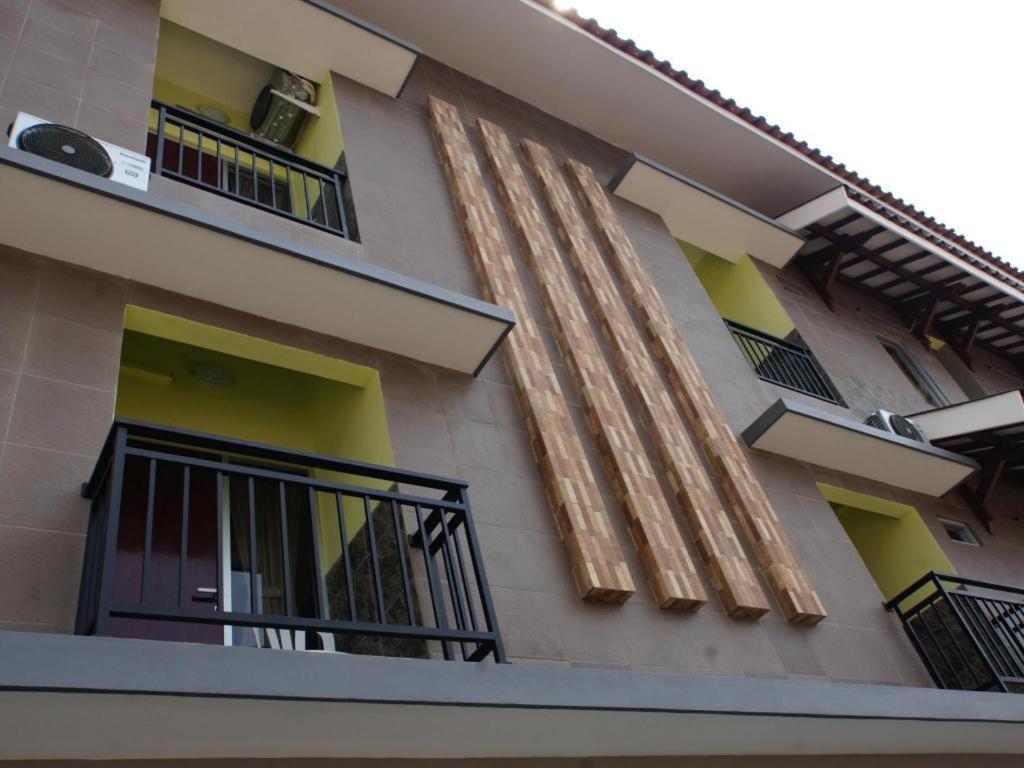 Oasis Studio - Satu Kejayan Exterior photo